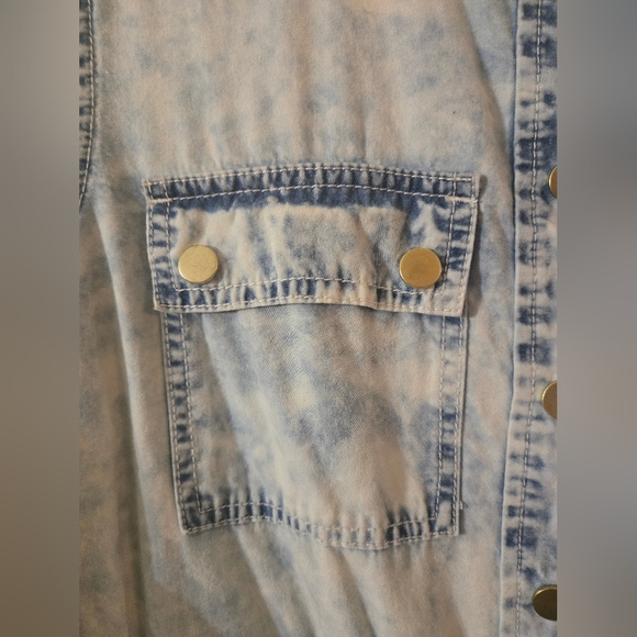 Chico's Acid Wash Lightweight Denim Dress Chico's Size 1/US Size Med/Size 8 - Picture 5 of 13